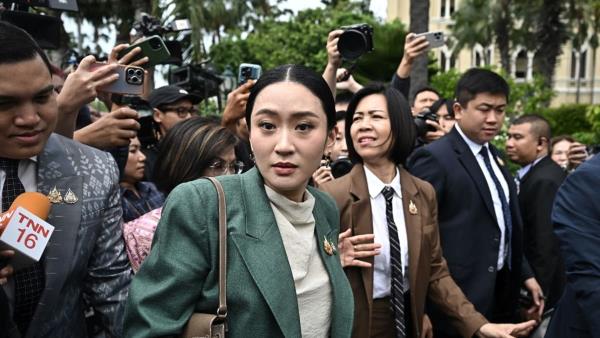 泰国法院因泄露电话录音暂停总理佩通坦·西那瓦职务