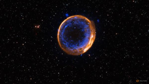 天文学家捕捉到恒星双重爆炸后的景象