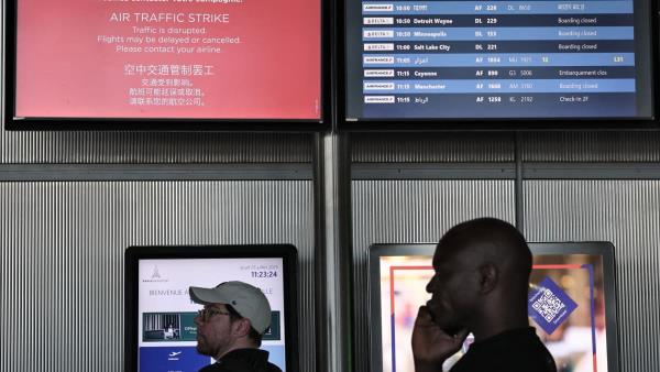 法国空中交通管制员罢工影响欧洲夏季出行