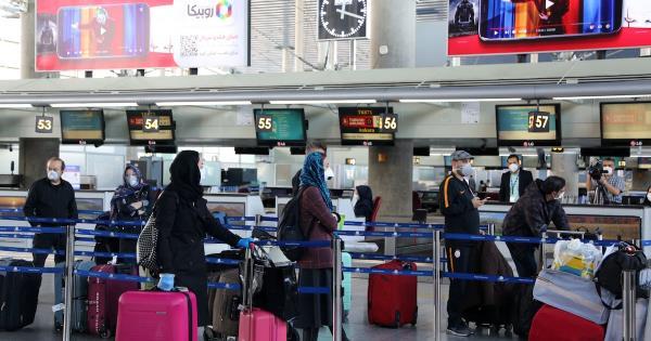 阿联酋航空公司恢复飞往伊朗的航班 领空重新开放
