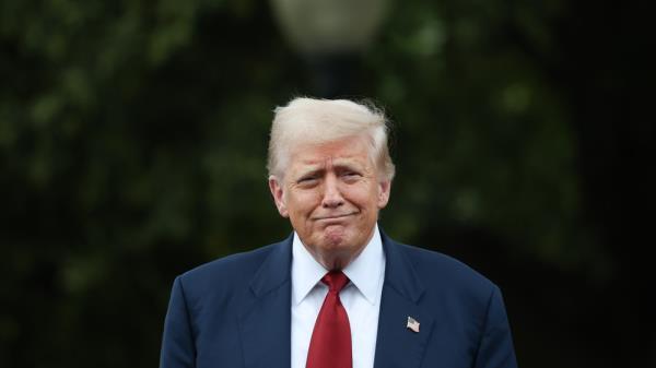 特朗普下令移除前任总统肖像 - CNN  第1张