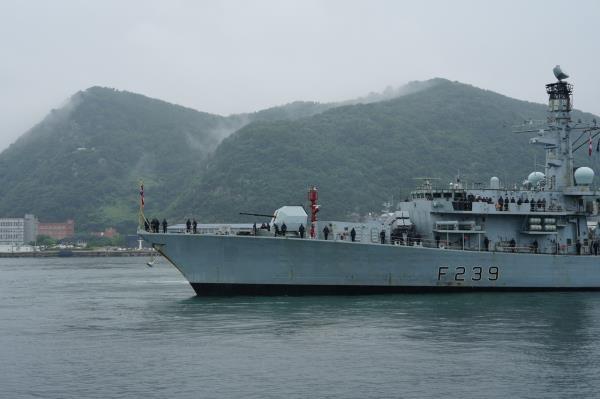 英国军舰抵达韩国执行印太任务  第1张