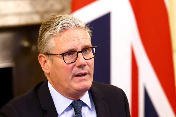英首相怒斥俄军空袭基辅“丧心病狂”，乌克兰医院惨案震惊全球！

（说明：通过添加"英首相"明确主体，使用"怒斥""丧心病狂"等情绪化表述强化  第1张