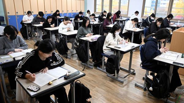 韩国将在学校教室禁止使用手机