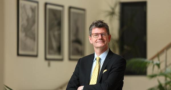 英国驻爱尔兰大使保罗·约翰斯顿获任爱尔兰大学协会主席  第1张