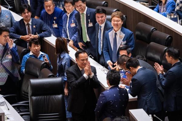 泰国新总理重申提前大选承诺，政坛再掀波澜！