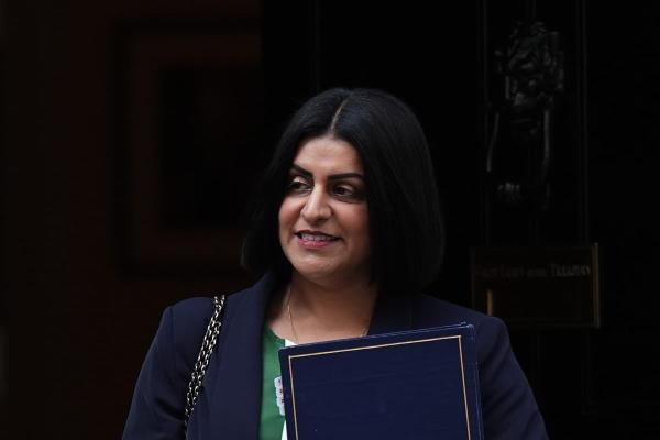 英国内政大臣马哈茂德首秀：主持"五眼联盟"边境安全峰会，多国联手强化边境管控新举措！