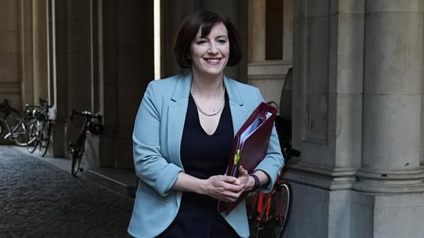 英国工党副党魁角逐白热化，布里奇特·菲利普森成头号热门人选