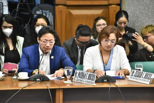 参议院小组拟立法保护迪斯卡亚夫妇，全民声援引爆舆论！