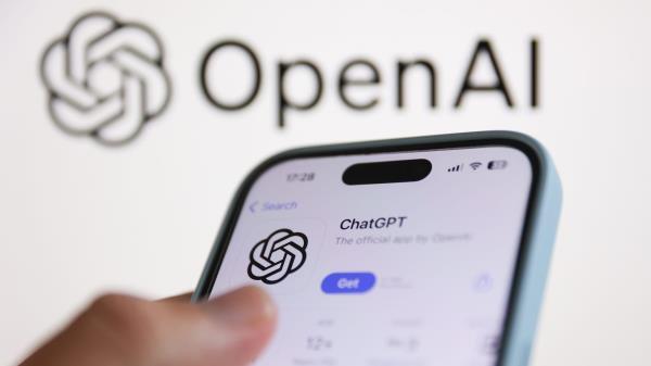 【硅谷挖角大战升级！OpenAI高薪撬走马斯克爱将，AI巨头暗战白热化】
