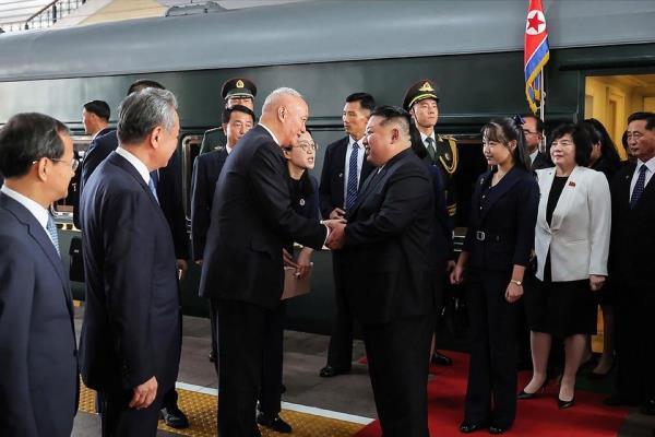 金正恩携爱女朱爱抵京引关注 朝中社证实父女同行引爆舆论