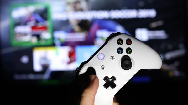 微软宣布美国Xbox涨价，经济压力下游戏玩家如何应对？