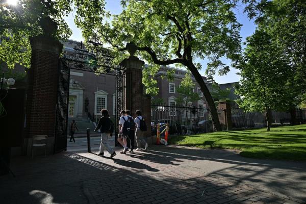 学生们返校了，哈佛与白宫的谈判这下更难收场了